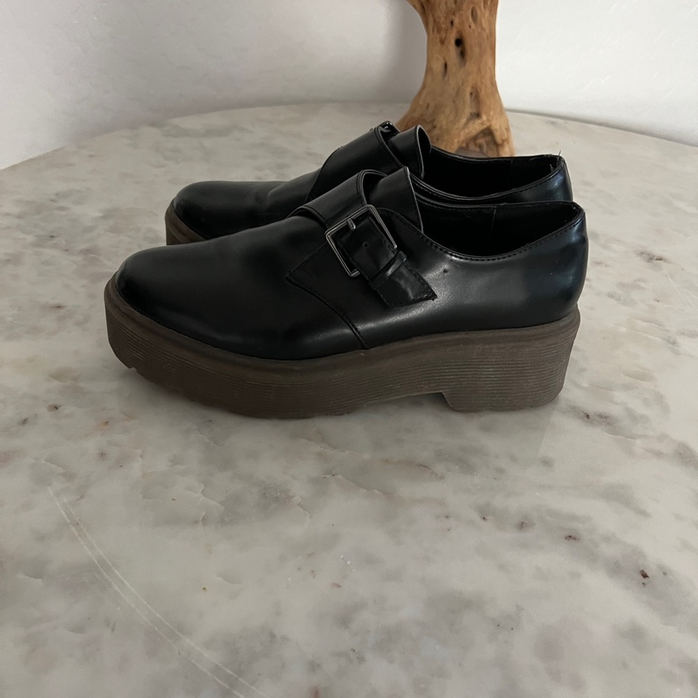 90s womens shoes!